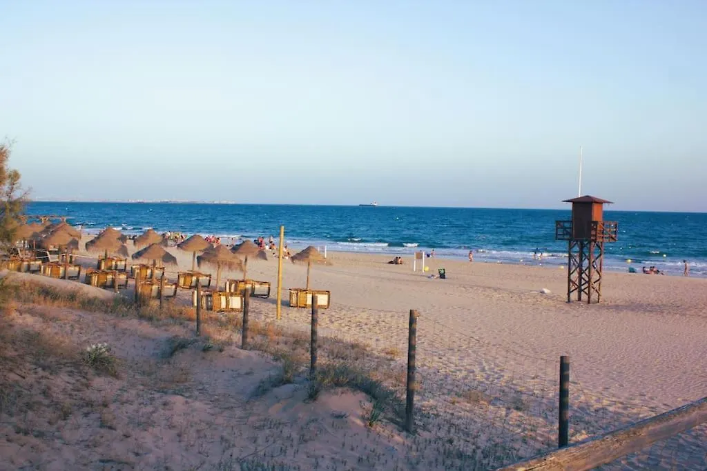 Apartamento Muy Cerca De La Playa. Primera Linea. Rota
